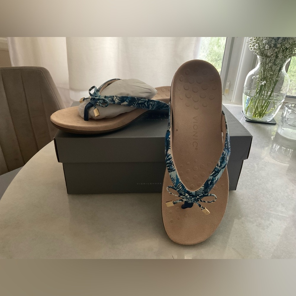 Vionic Bella Blue Palm toe post sandals SZ9.5M